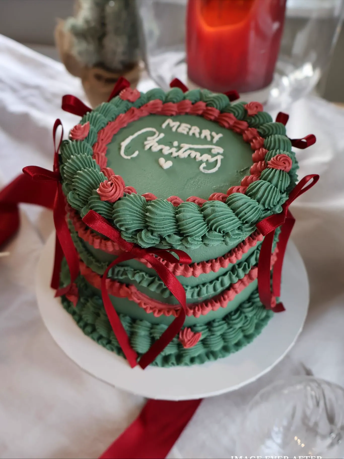 Giant Lambeth wedding cake