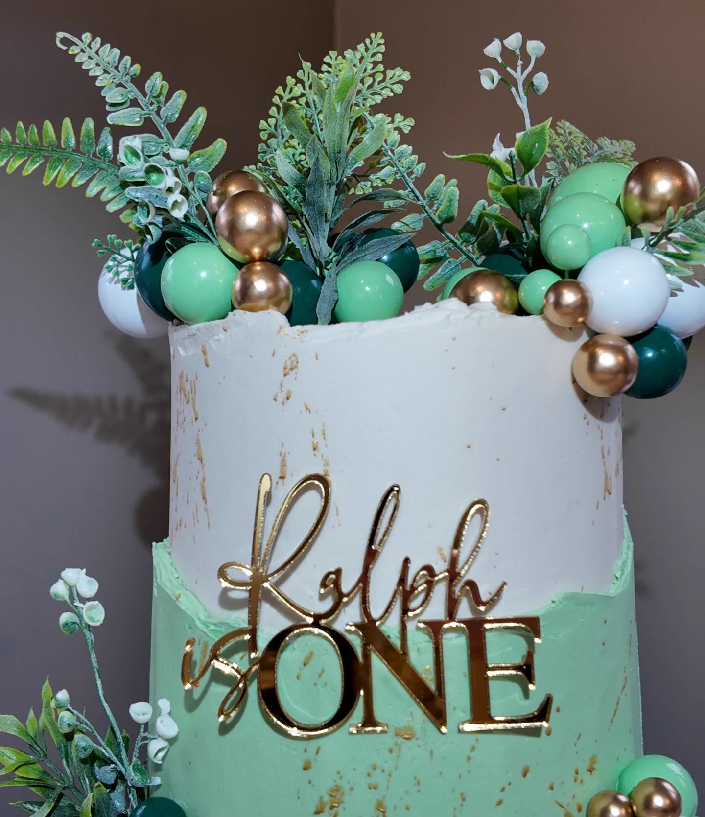 Merlot and dusk Lambeth cake